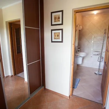 Podzamcze Apartman *