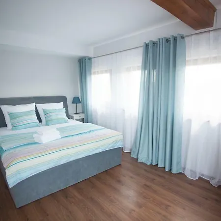 Podzamcze アパート ロジヌフ