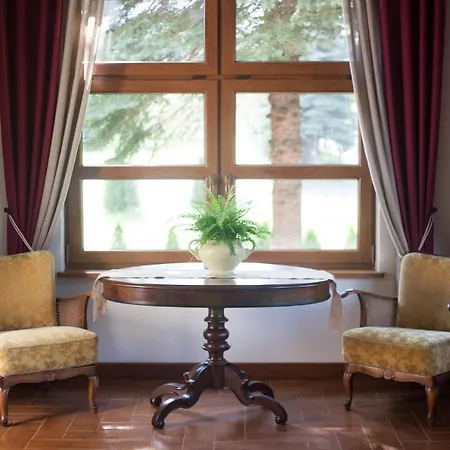 Podzamcze Apartman *