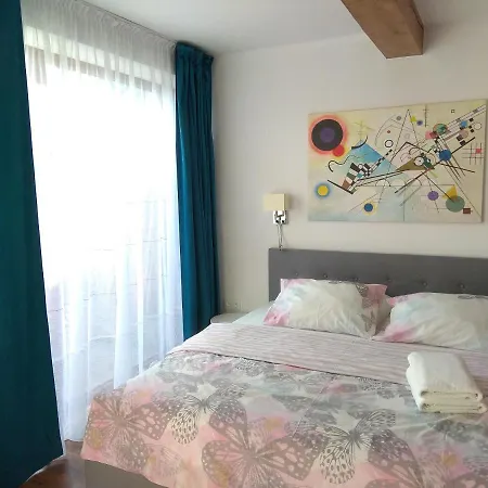 アパート Podzamcze ロジヌフ